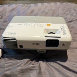 EPSON 3 LCD Projector 📽️! 