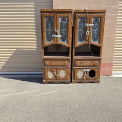 2 Wood cabinets 30” X 17.5” X 76”🎁