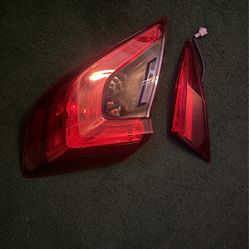 Honda Civic 2019 Tail Lights and radio