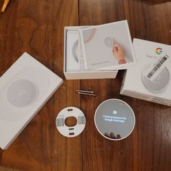 Google Nest 3rd Generation Thermostat With Trim Plate