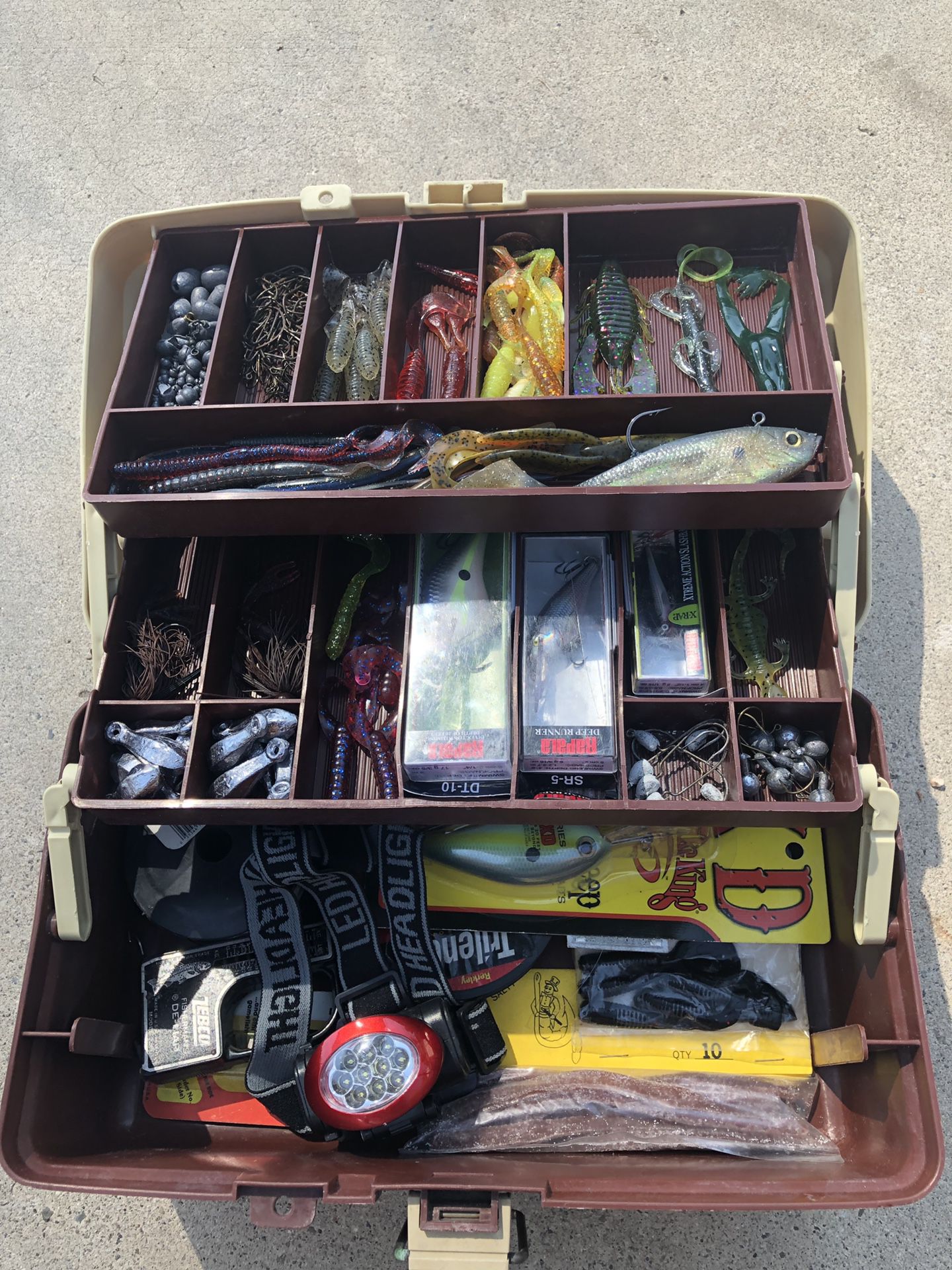 Fishing tackle box with gear