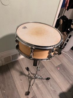 Snare drum + stand