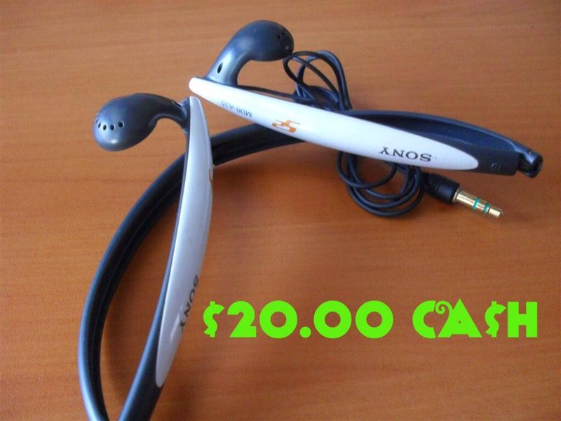 Sony MDR-A35 Headphones 🎧 $20.00 CA$H
