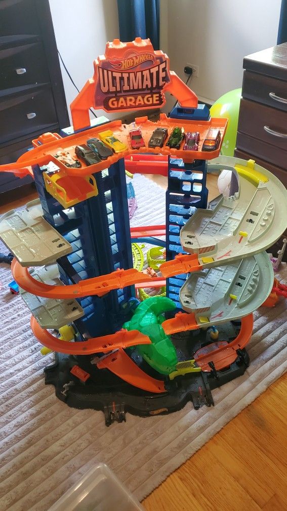 Hot Wheels Race