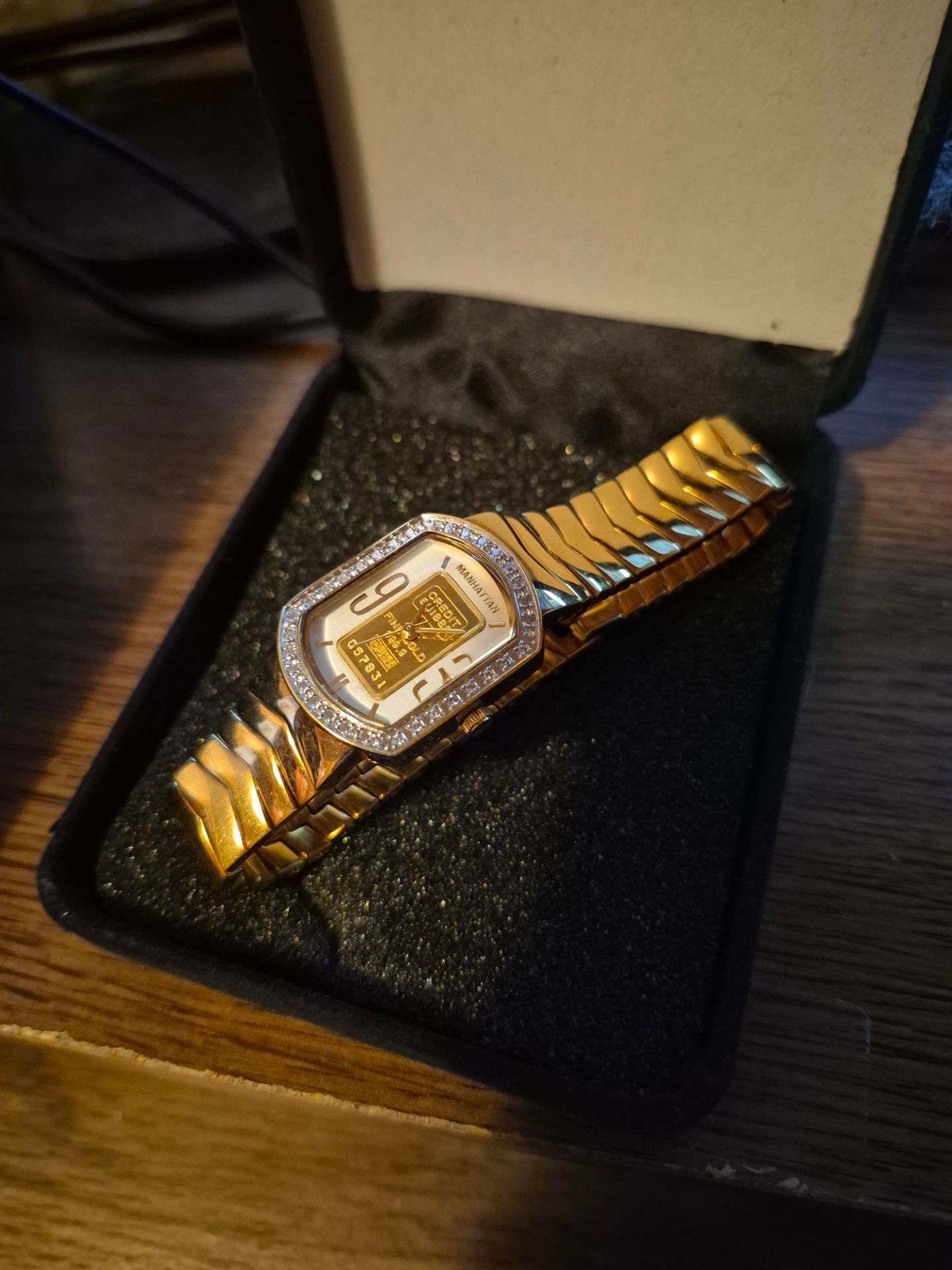 MANHATTAN SWISS QUARTZ GOLD WATCH