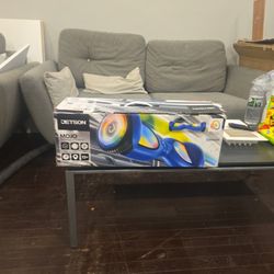 Jetson MOJO Dynamic sound hoverboard.
