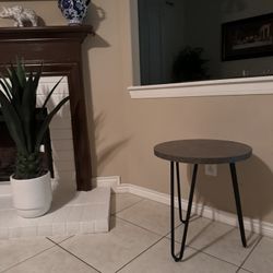 1 BRAND NEW Coffee Table