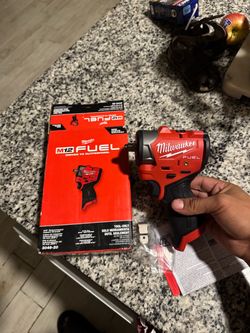M12 FUEL 12V Lithium-Ion Brushless Cordless 3/8 in. Sub Compact Impact Wrench