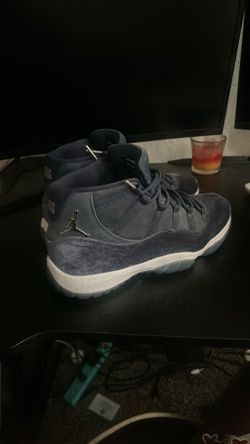 Jordan 11 navy velvet (with box)