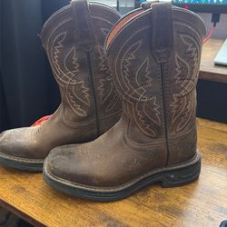 Ariat boys boot size 11