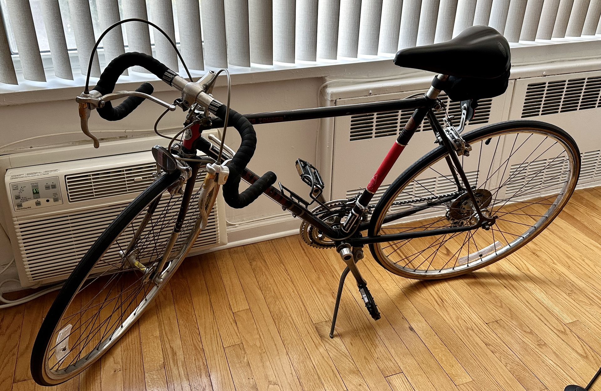 Classic 1981 Schwinn Sports Tourer Bike 10-speed
