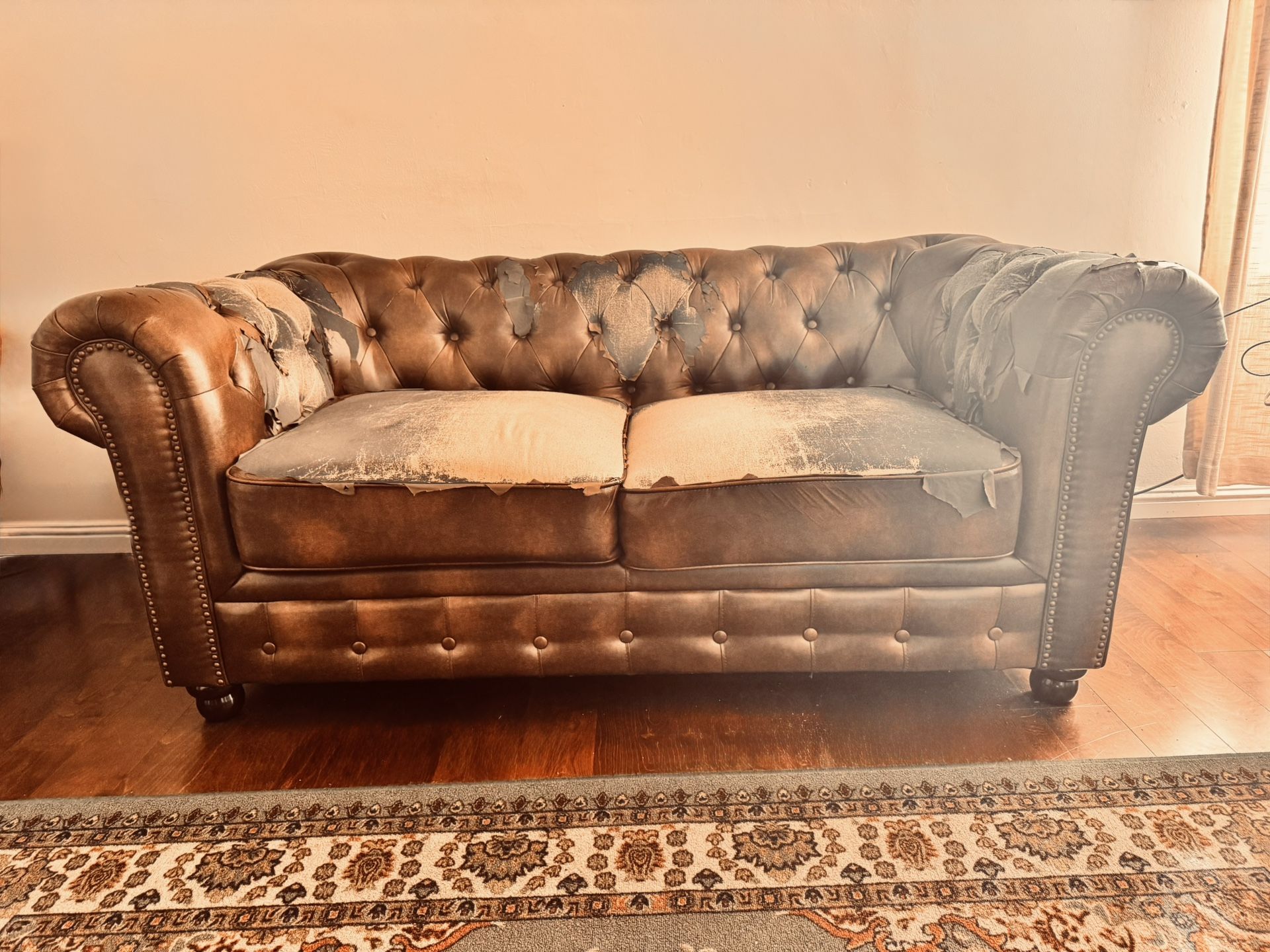 Leather Chesterfield Sofa – Solid & Comfortable (Perfect for Life / Reupholstery Project)