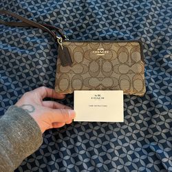 NEW Coach Wristlet $15 FIRM Cash Only