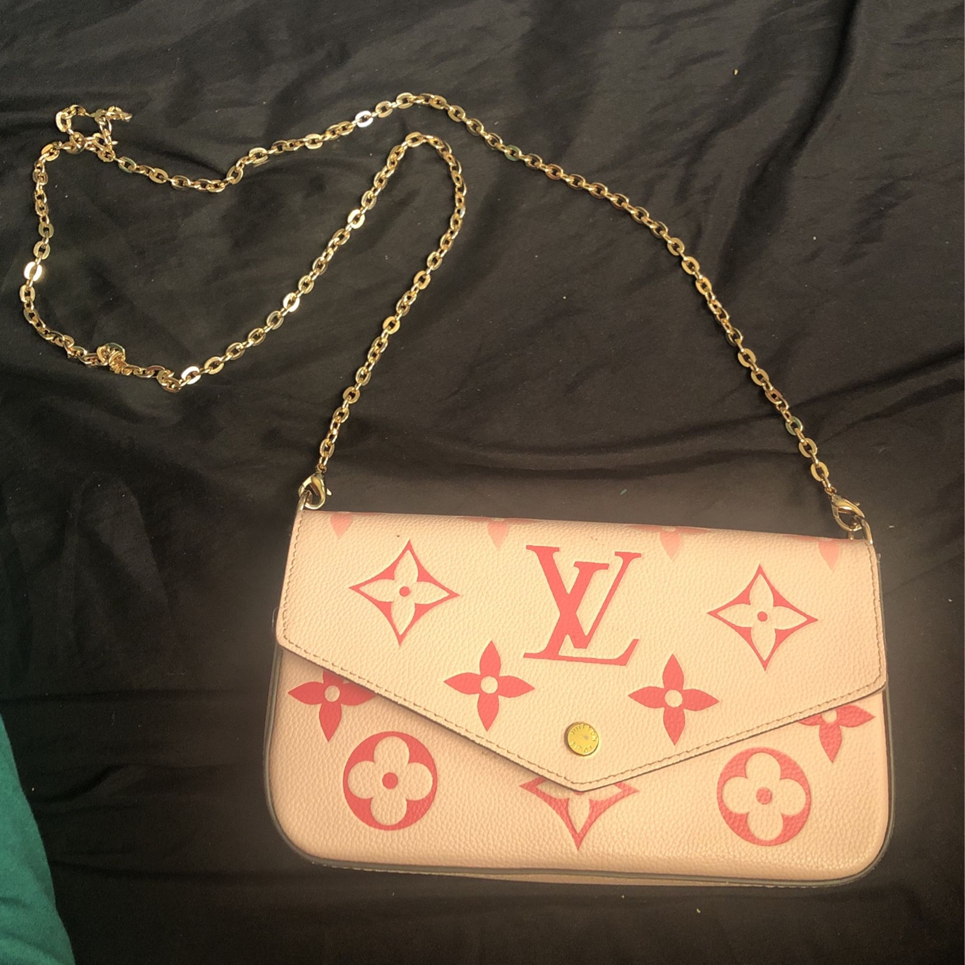 Pink louis vuitton purse