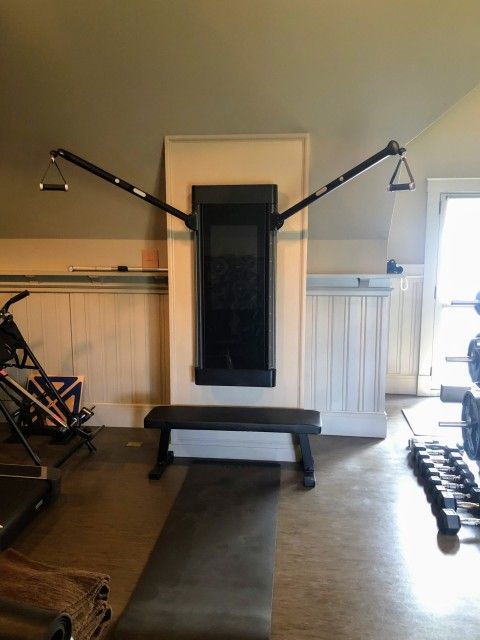 Tonal Gym The Pull Cables Needs to Be Fix
Only the tonel and the bar included
SOLD AS-IS
TONAL WILL FIX IT FOR 260
Pick up in Sun Valley