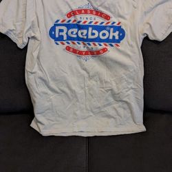 Vintage Men Classic Reebok Shirt 