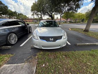Nissan Altima 2011