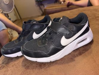Black & White Nike’s