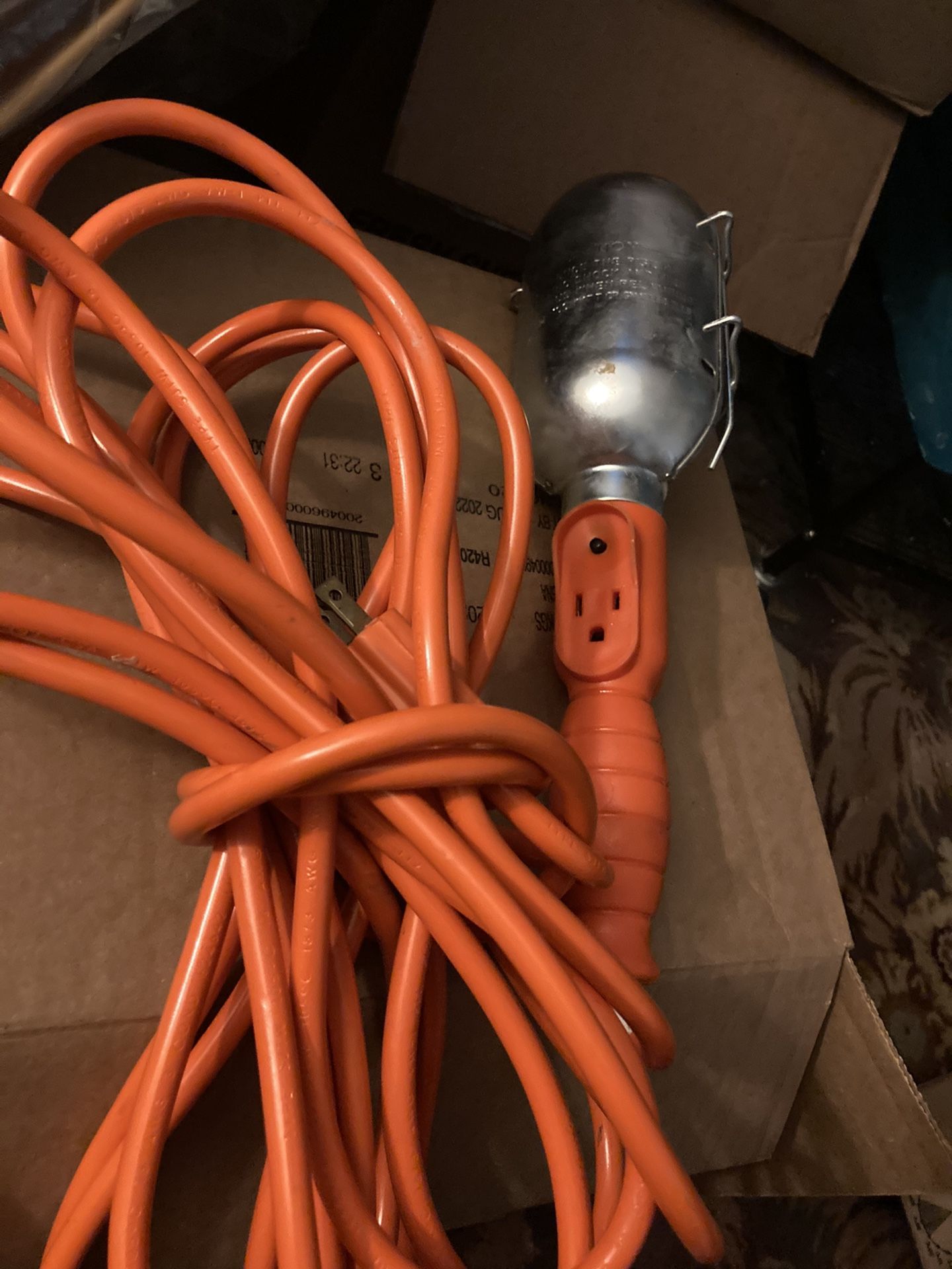 Cable con foco 8 metros de largo con foco y enchufe