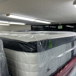 TWIN XL INOFIA PILLOW TOP MATTRESS & BOX SPRING BED SET