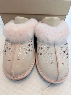 UGG Coquette slippers SIZE 7