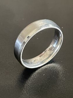 Pre-owned 6mm Carbide Edge Ring Size 10