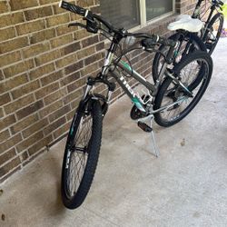 Sale !!! 2 Trek Bike For Adults.  But Need To Pick Up Today  Or Tomorrow Morning 