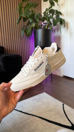 Reebok club c 85 vintages shoes M 7 W 8.5