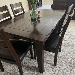 Dining Table And 6 Chairs 