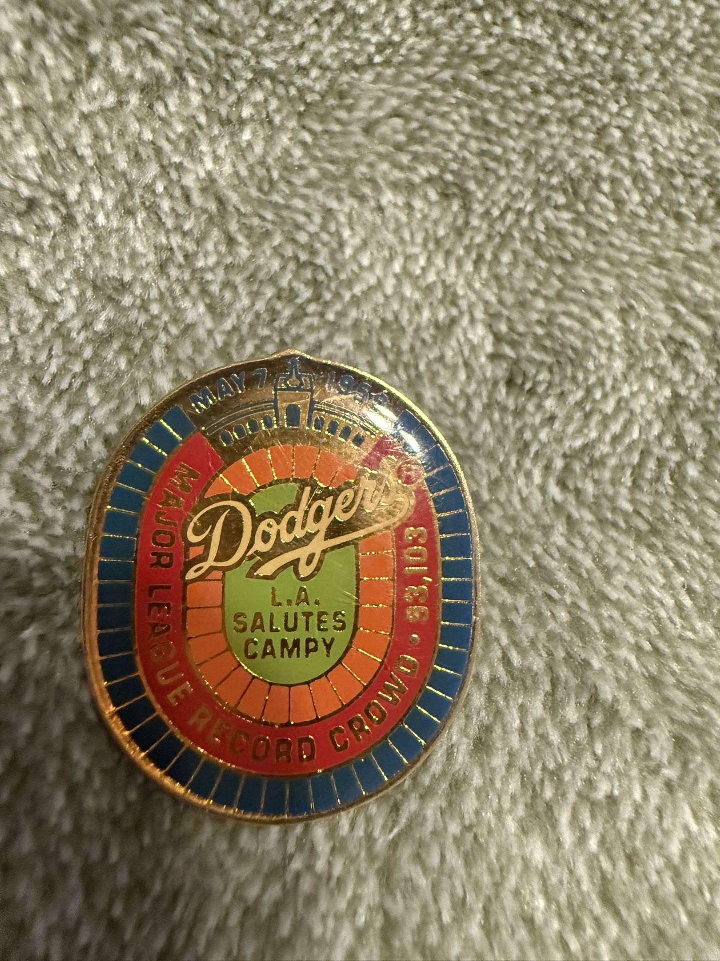 Vintage Los Angeles Dodgers MLB Record Crowd Enamel Lapel Hat Pin