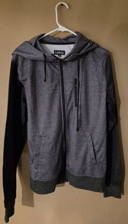 Carbon Men's Gray/Black Colorblock Hooded Full Zip Hoodie Pockets Size SThe Carbon Men's Gray/Black Colorblock Hooded Full Zip Hoodie is a stylish and