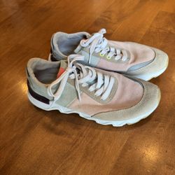 Woman’s Sorel Sneakers Shipping Available 