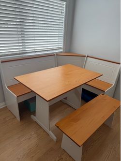 Breakfast Nook w/ Storage
