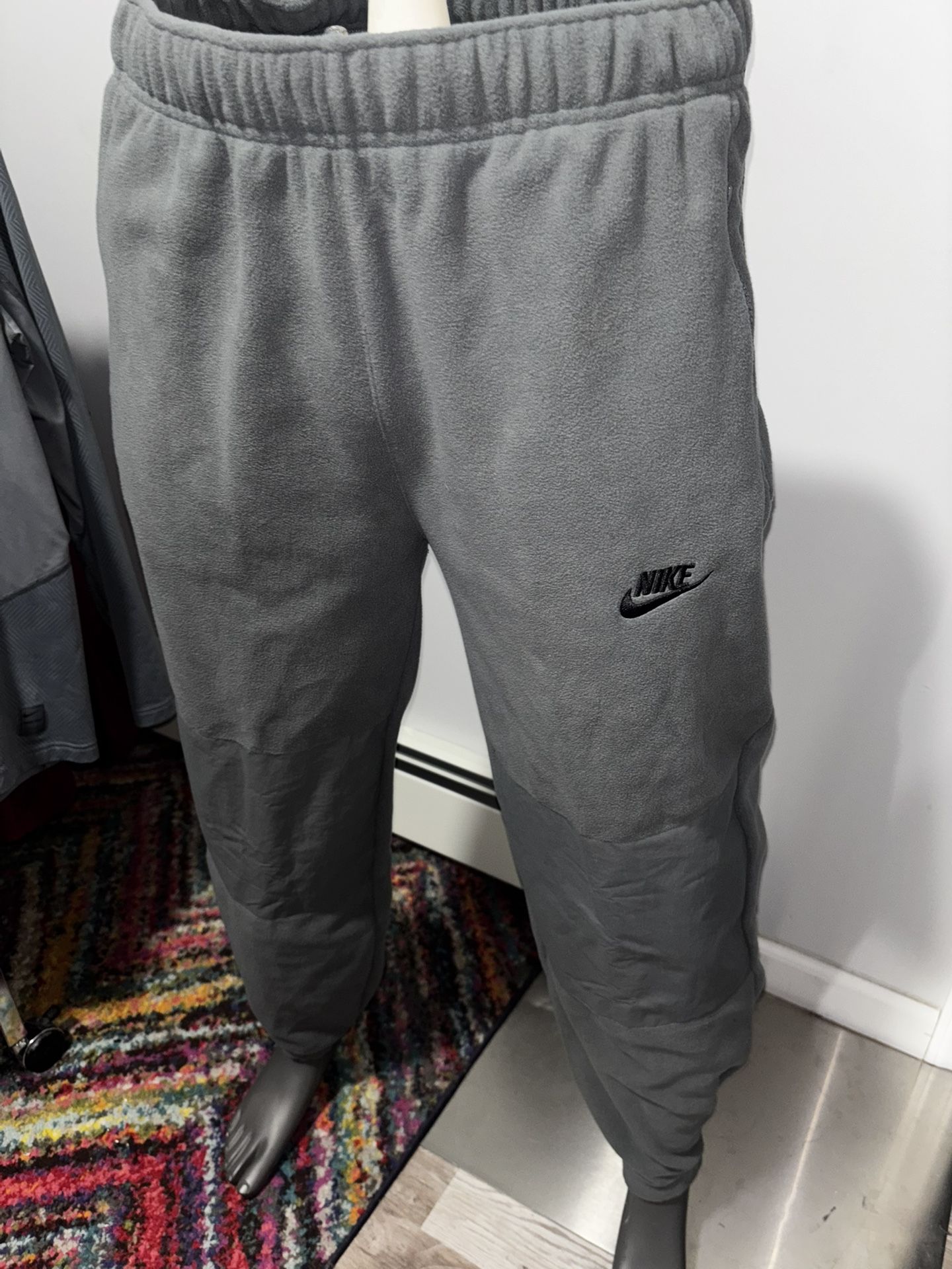 NEW Nike Club Fleece Men's Polar Fleece Jogger Pants NWT GRAY Sz M-L