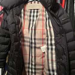Authentic Burberry Woman Jacket Size Medium In Excellent Condition 
