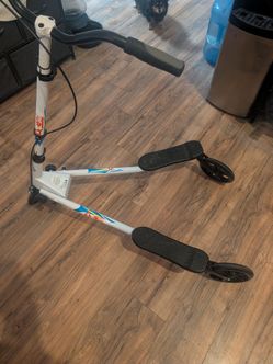 Swing scooter