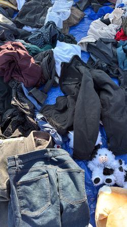 Lot / bundle of men’s and women’s name brand clothing