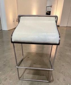 Encore Wake 30" Wood Seat Stool – New – $450 📦 Miami