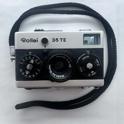 Rollei TE with Flash And strap