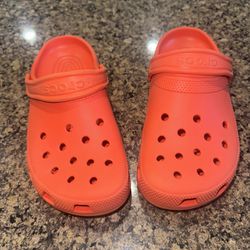 Orange Crocs J3
