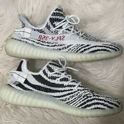YEEZY BOOST 350 V2 - Zebra