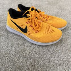 Women’s Nike Shoes Size 7.5