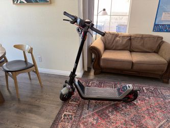 NEW Electric Kick Scooter NIU KQi300X