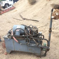 Hydraulic pump With built-in cooler