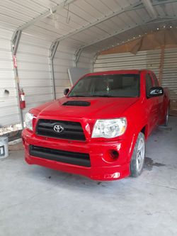 HACEMOS TRABAJOS DE PINTURA DE CARROS ,TROCAS,BUMPERS CAMIONETAS INDUSTRIALES,PONEMOS BED LINER,COLOR SEND.