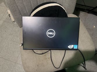 2 Dell monitors & monitor mount