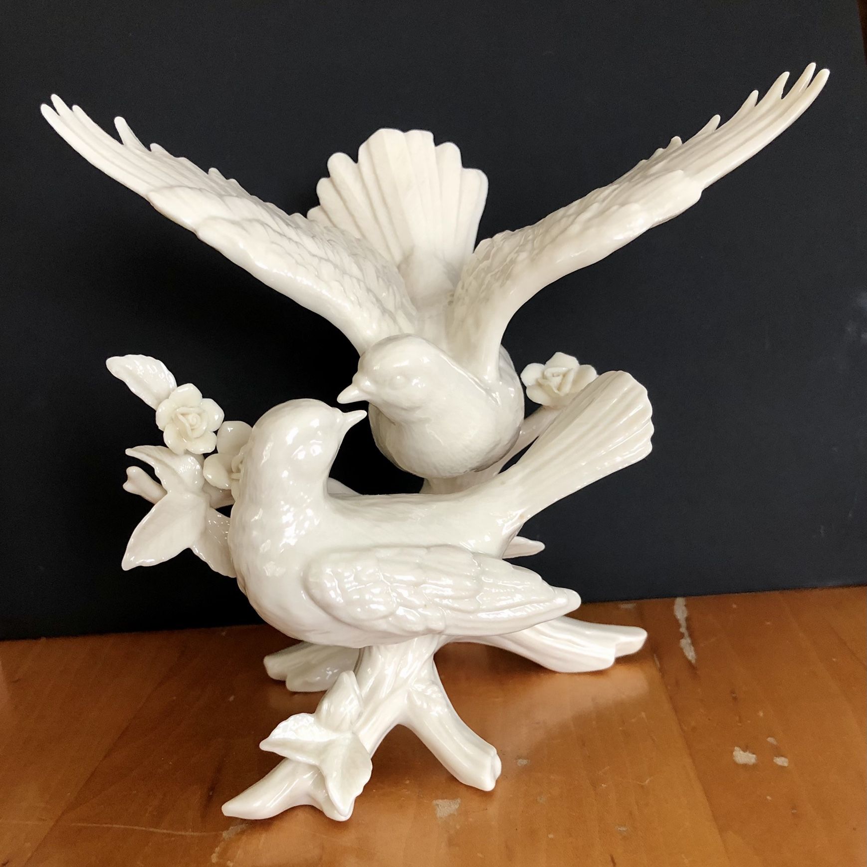 LENOX Figurine "Wedding Promises" Dove Cake Topper, Excellent Condition
