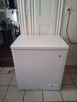 GE White Chest Freezer