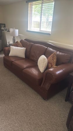Couch set
