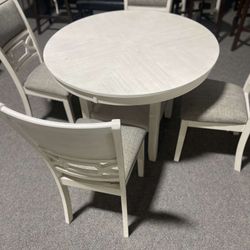 OM• $38 Initial • Brand New// 5 Piece Dining Set 